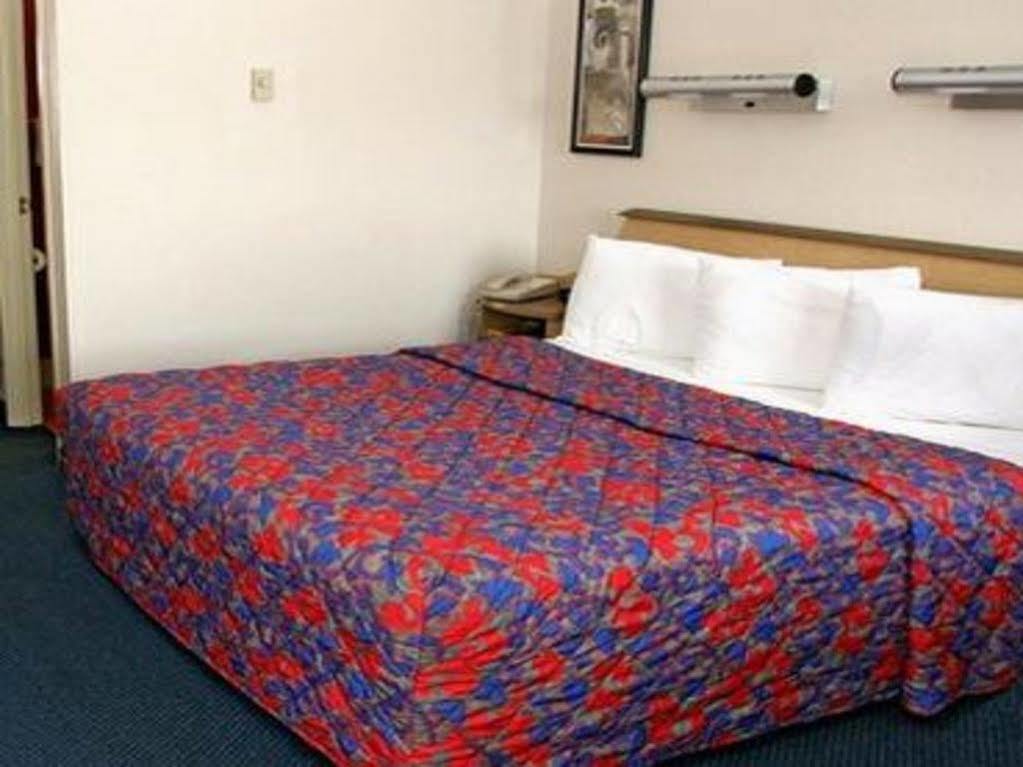 Red Roof Inn Mt Laurel Mount Laurel Eksteriør bilde